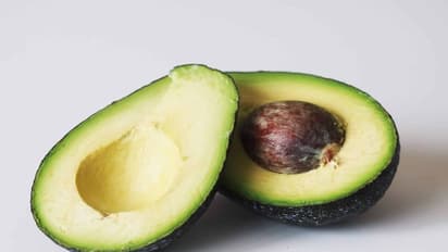 नई रिसर्च में दावा- हफ्ते में दो बार खाते हैं एवोकैडो तो कम हो जाएगी हार्ट से जुड़ी बीमारी  
