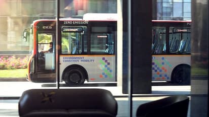 EKA E9 Electronic Bus: మార్కెట్లోకి తొలి విద్యుత్ బస్.. మహారాష్ట్రలో ఆవిష్కరణ..!