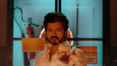 Beast Vs KGF 2 : டிக்கெட் புக்கிங்கில் மாஸ் காட்டும் KGF 2... விஜய்யின் பிடிவாதத்தால் சரிவை சந்திக்கும் பீஸ்ட்