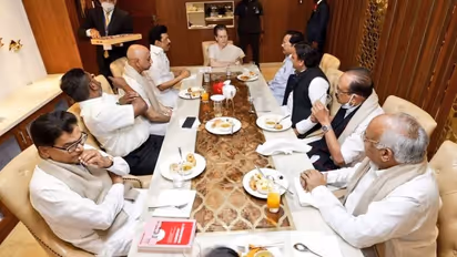 பாஜகவுக்கு எதிராக டெல்லி திமுக அலுவலகத்தில் அஸ்திவாரம் போட்டாச்சு.. துரை வைகோ ரகிட ரகிட..!