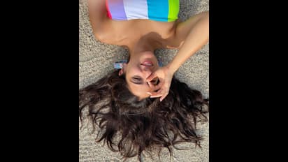 అసలే హాట్ సమ్మర్, ఇలా బికినీలో కనిపిస్తే ఇంకేమైనా ఉందా.. రెచ్చిపోయిన స్టార్ కిడ్ 