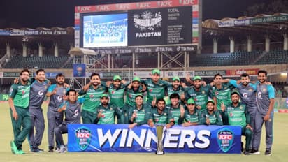 Pak vs Aus: పాకిస్థాన్ సంచలన విజయం.. 20 ఏండ్ల తర్వాత ఆసీస్ పై సిరీస్ కైవసం..