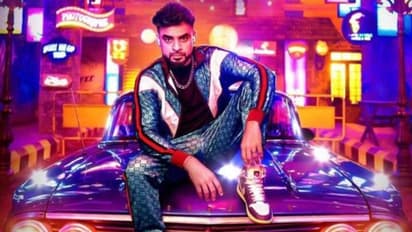 Thallumaala : ഇത് 'മണവാളൻ വസീം'; ഫ്രീക്കൻ ലുക്കിൽ ടൊവിനോ, 'തല്ലുമാല' പോസ്റ്റർ