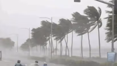 Tamilnadu rain: தொடர்ந்து 4 நாட்களுக்கு மழை.. எந்தெந்த பகுதிகளில் விடாமல் கொட்டி தீர்க்க போகிறது..? - வானிலை