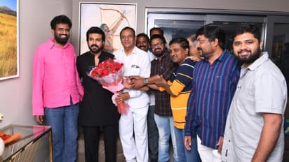 `ఆర్ఆర్ఆర్` సక్సెస్ ఆనందంలో టీమ్ కి బంగారు కానుకలిచ్చిన రామ్చరణ్