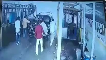 మరో వివాదంలో పత్తికొండ వైసీపీ ఎమ్మెల్యే శ్రీదేవి .. టోల్ప్లాజా సిబ్బందిని కర్రలతో చితకబాదిన అనుచరులు