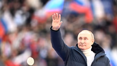 Vladimir Putin: 'രാജ്യദ്രോഹികളെ കണ്ടെത്താന്‍' പുടിന്‍റെ ഹോട്ട് ലൈന്‍  