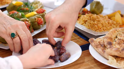 Ramadan 2022: इफ्तार में रोजा खोलने के दौरान खाएं ये 7 चीजें, ना होगी कमजोरी और वेट लॉस में मिलेगी मदद