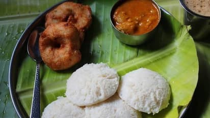 சம்பாதிக்கும் பணத்தை ஓட்டலுக்குதான் கொட்டி கொடுக்கணும்.? இட்லி, தோசை, பொங்கல் எல்லா விலையும் ஏறப்போகுது.  