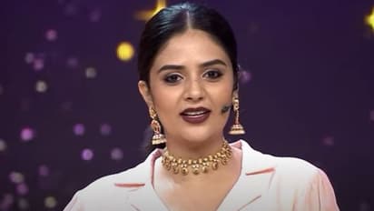 శ్రీముఖి పేరు టాటూ వేసుకున్న డై హార్డ్ ఫ్యాన్‌.. `సరిగమప` సర్‌ప్రైజ్‌కి ఫిదా అయిన హాట్‌ యాంకర్‌ 