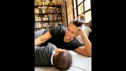 মা-ছেলের আদুরে ছবি ভাইরাল নেটদুনিয়ায়, লিটল প্রিন্সের হাফ বার্থ ডে সেলিব্রেশন নেহার