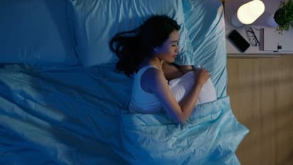 രാത്രിയിൽ ലെെറ്റിട്ടാണോ നിങ്ങൾ ഉറങ്ങാറുള്ളത്? പഠനം പറയുന്നത്