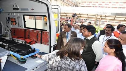 कोविड से निपटने रेड क्रास सोसायटी ने सौंपी एडवांस लाइफ सपोर्ट वालीं 33 एम्बुलेंस