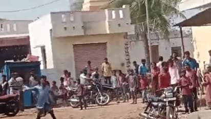 Karnataka: రెండు గ్రూపుల మధ్య ఘర్షణ.. 40 మందిపై కేసులు నమోదు !