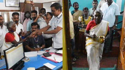 16 വര്ഷം നീണ്ട നിയമ പോരാട്ടം; കൈയ്യേറ്റക്കാരില് നിന്ന് വീടും സ്ഥലവും തിരിച്ച് പിടിച്ച് അദിവാസി കുടുംബം