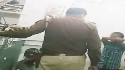 गुजरात में पुलिसवाले ने 13 साल के बच्चे पर बरपाया कहर, लात-घूसे और चांटे दनादन मारे, लेकिन अब आ गई मुसीबत