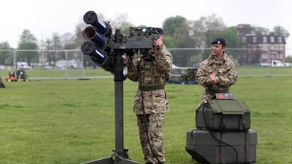 Video : റഷ്യയുടെ അത്യാധുനിക ഹെലികോപ്റ്റര് യുക്രൈന് സൈന്യം നടുഭാഗം മുറിച്ചിട്ടു, വീഡിയോ