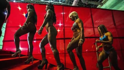  മല്ലന്‍മാരല്ല, മല്ലത്തിമാര്‍, ഉറച്ച മസിലുകളുമായി അരങ്ങുനിറഞ്ഞ് സുന്ദരിമാര്‍!  