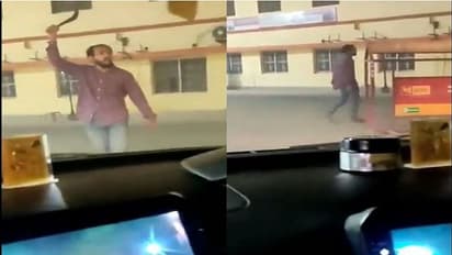 కత్తితో వీరంగం సృష్టించిన కెమికల్ ఇంజినీర్..ఆలయ సెక్యూరిటీపై దాడి.. వైరల్ వీడియో...