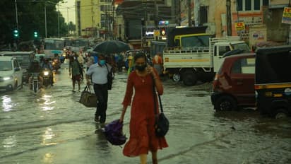 Heavy rain in Kerala:  നാല് നാള്‍ കൂടി മഴ തുടരും ഇടിമിന്നലും; തെക്കന്‍ - മധ്യ കേരളത്തില്‍ ജാഗ്രതാ നിര്‍ദ്ദേശം 