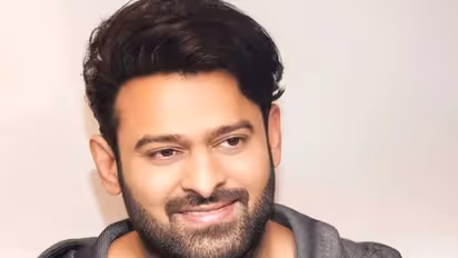 మలయాళ స్టార్ ను రిక్వెస్ట్ చేసిన ప్రభాస్, సలార్ కోసం  పట్టుపట్టిన యంగ్ రెబల్ స్టార్