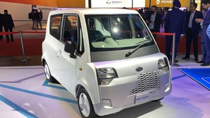 Mahindra Atom: కేవలం రూ.3 లక్షలకే మార్కెట్లోకి ఎలక్ట్రిక్ కారు తెచ్చిన మహీంద్రా...పెట్రోల్, డీజిల్ చింతలేదు..