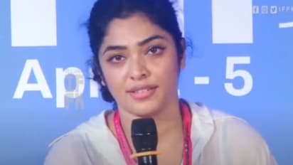 സിനിമാ മേഖലയിലെ സ്ത്രീകൾക്ക് പരാതി പറയാൻ ഇടമില്ല, ഇന്റേണൽ കമ്മിറ്റികൾ വണമെന്നും റിമ കല്ലിങ്കൽ