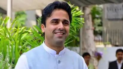 അഹമ്മദ് പട്ടേലിന്റെ മകനും കോൺഗ്രസ് വിടാനാരുങ്ങുന്നു?; എല്ലാ വഴികളും തുറന്നിരിക്കുകയാണെന്ന് ട്വീറ്റ്