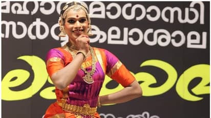 എം ജി സർവ്വകലാശാല കലോത്സവം; തേവര എസ്എച് കോളേജ് ജേതാക്കൾ; തൻവി രാകേഷ് ട്രാൻസ് പ്രതിഭ, പുതുചരിത്രം