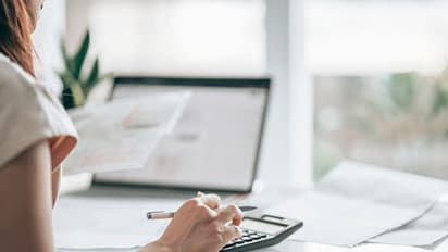 12वीं के बाद कैंडिडेट्स कम फीस में कर सकते हैं ये शॉर्ट टर्म कोर्स, मिल जाती है अच्छी सैलरी वाली जॉब