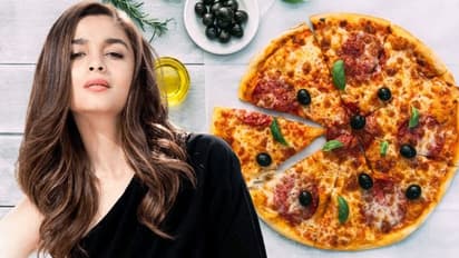 অবিকল আলিয়ার গলা, রনবীরের জন্য পিৎজা অর্ডারের ভিডিওতে তাজ্যব বনে গেলেন নেটিজেনরা