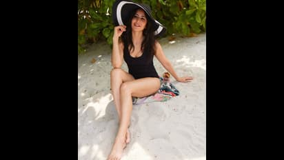 Katrina Kaif Pics : కండ్లు చెదిరే అందంతో కవ్విస్తున్న కత్రినా..‘బ్యూటీ’ అంటూ రాశీ ఖన్నా కామెంట్..