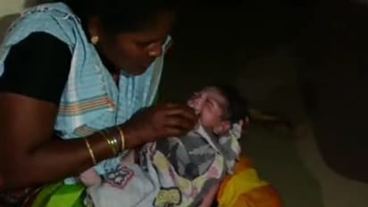 Andhra News: సెల్ ఫోన్ లైట్ల వెలుతురులో డెలివరీ.. నర్సీపట్నం ప్రభుత్వ ఆస్పత్రిలో గర్భిణికి ప్రత్యక్ష నరకం