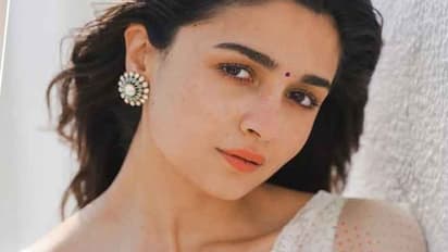 Alia Bhatt skin Care - ನಟಿ ಇದನ್ನು ಎಂದಿಗೂ  ಮಿಸ್‌ ಮಾಡೊಲ್ಲ! 