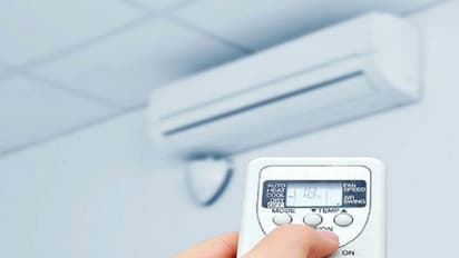 విషాదం.. ఏసీ పేలి ఒకే కుటుంబంలోని నలుగురు మృతి..