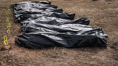 Russia Ukraine War: రాజధాని కీవ్లో రష్యా నరమేధం.. బయటబడ్డ 900 మంది మృతదేహాలు..