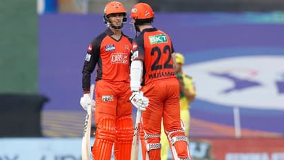 অভিষেকে শর্মার দুরন্ত ব্য়াটিংয়ে জয়ের খোঁজ পেল সানরাইজার্স, টানা চার ম্যাচ হারের সিএসকের