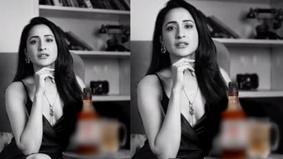 విస్కీ యాడ్‌లో యమ హాట్‌గా ప్రగ్యా జైశ్వాల్‌.. ఇలా చేస్తే అన్‌ఫాలో చేస్తామంటూ నెటిజన్ల హెచ్చరిక.. 