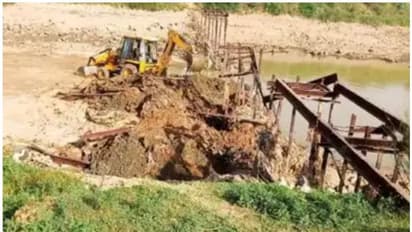 60 അടി നീളം, 500 ടൺ ഭാരം; പട്ടാപ്പകൽ ഇരുമ്പുപാലം പൊളിച്ചുകടത്തി മോഷ്ടാക്കൾ