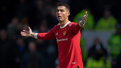 Cristiano Ronaldo: ആരാധകന്റെ ഫോണ് തട്ടിത്തെറിപ്പിച്ച സംഭവത്തില് മാപ്പ് പറഞ്ഞ് റൊണാള്ഡൊ