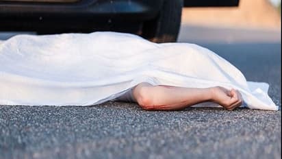 घर में पड़ी थी मां की अर्थी और रास्ते में बेटे को भी ट्रक ने कुचला, दोहरे मातम में डूबे परिजन