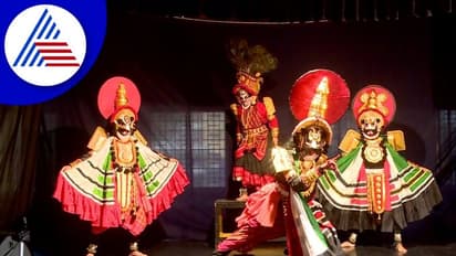 ಯಕ್ಷಗಾನಕ್ಕೆ ‌ಕಾಲಮಿತಿ, ಪಾದರಕ್ಷೆ ಕಳಚಿ ಕಟೀಲು ದೇವಿ ಸನ್ನಿಧಾನಕ್ಕೆ ಹೆಜ್ಜೆ ಹಾಕಿದ ಭಕ್ತರು