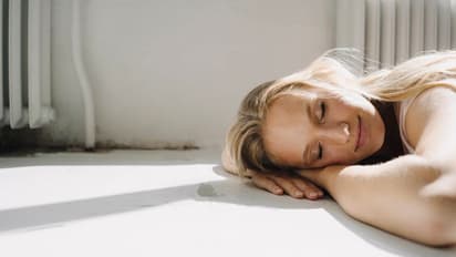 ये कंपनी दे रही है सोने के लिए जॉब, हर महीने सैलरी मिलेगी 26 हजार रुपए, रहना खाना भी फ्री   