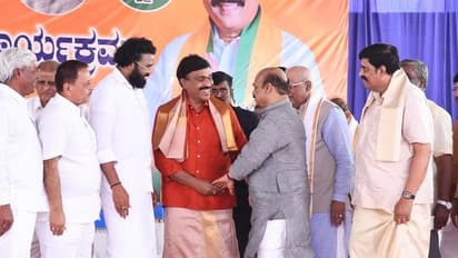 ದಶಕದ ನಂತರ ಒಗ್ಗಟ್ಟು ಪ್ರದರ್ಶಿಸಿದ ರೆಡ್ಡಿ ಬ್ರದರ್ಸ್,  ಸಾಕ್ಷಿಯಾದ ಸಿಎಂ ಬೊಮ್ಮಾಯಿ