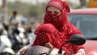 अप्रैल में अजब-गजब मौसम, कई राज्यों में भारी बारिश का अलर्ट, जबकि कुछ में लू चलने की भविष्यवाणी