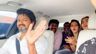 Actor vijay : பீஸ்ட் படக்குழுவுடன் ‘ரோல்ஸ் ராய்ஸ்’ காரில் ஜாலி ரைடு சென்ற விஜய் - வைரலாகும் வீடியோ