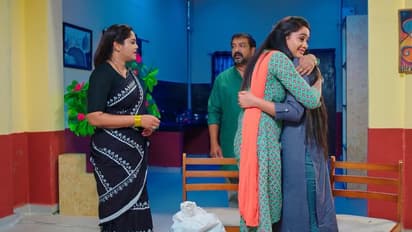 Karthika Deepam: హిమకు గోరుముద్దలు తినిపించిన శౌర్య.. ఏకాకి అయిపోతావ్ స్వప్న అంటూ ఆనంద్ రావు ఫైర్!