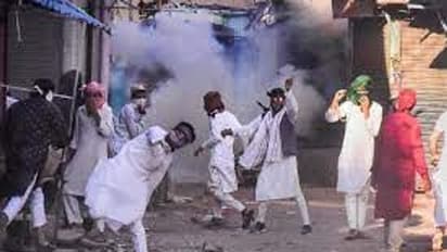 பதற்றத்தில் வட மாநிலங்கள்.. ராமநவமி ஊர்வலத்தில் மத கலவரம்..வீடுகளுக்கு தீ வைப்பு.. கல் வீச்சு தாக்குதல்.. 