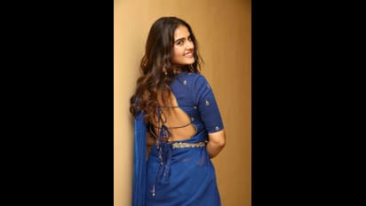 ఊహించని షాక్ ఇచ్చిన 'ఏక్ మినీ కథ' బ్యూటీ.. ప్యాంటు వేసుకోవడం మరచిపోయిందా 