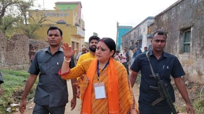 ভোট নিয়ে রাস্তায় মারপিট তৃণমূল সমর্থক ও অগ্নিমিত্রার নিরাপত্তা রক্ষীদের, গাড়িতে ভাঙচুর